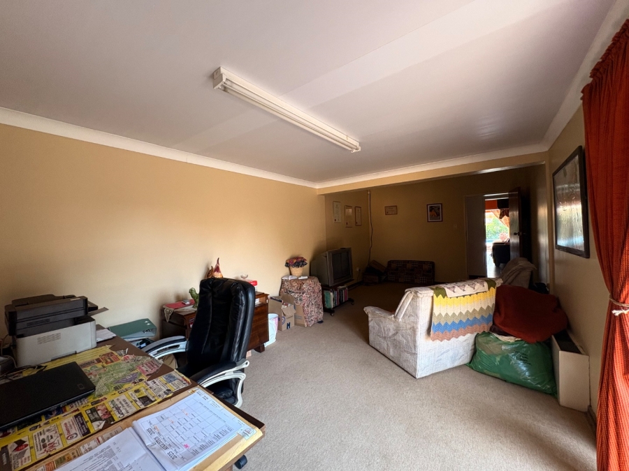 4 Bedroom Property for Sale in Flamwood North West
